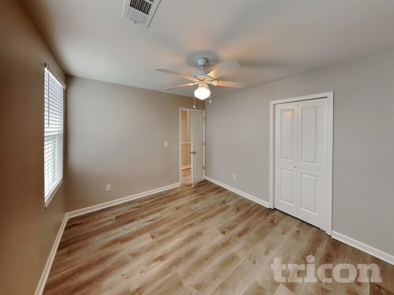 Building Photo - 1845 Belle Arbor Dr