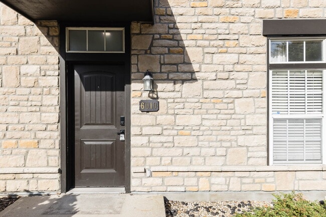 Building Photo - 6010 Inishmore Ln