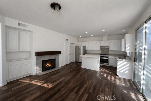 Building Photo - 1920 Tanglewood Dr