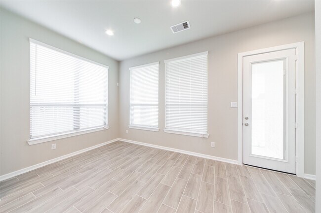 Building Photo - 4031 Maple Glen Dr