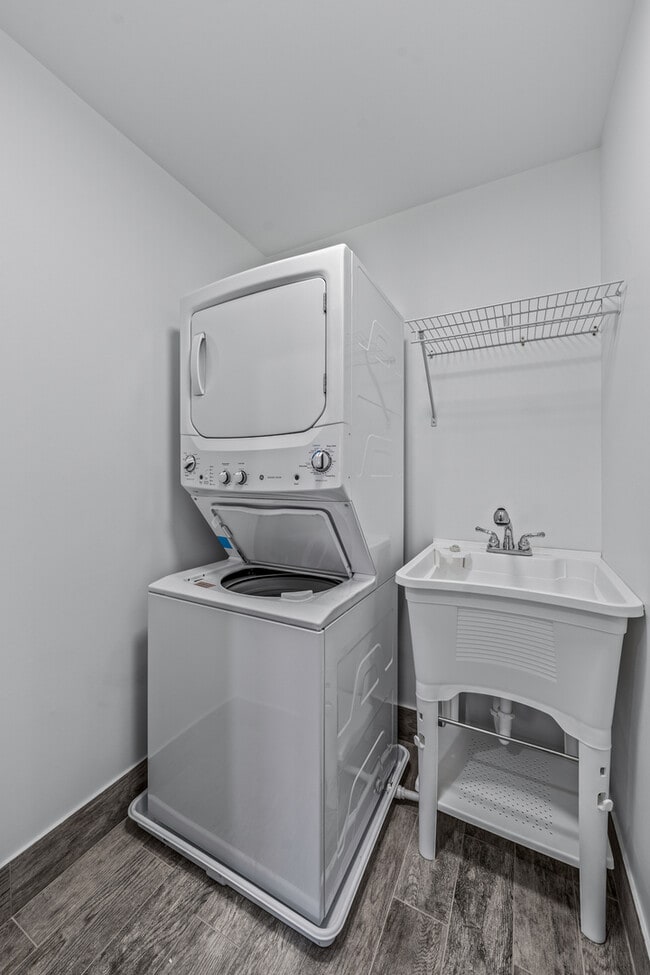 Building Photo - 1311 Sage Ln