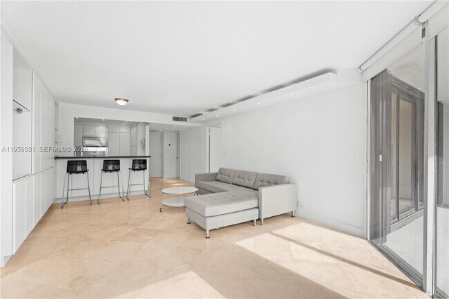 Building Photo - 1901 Brickell Ave