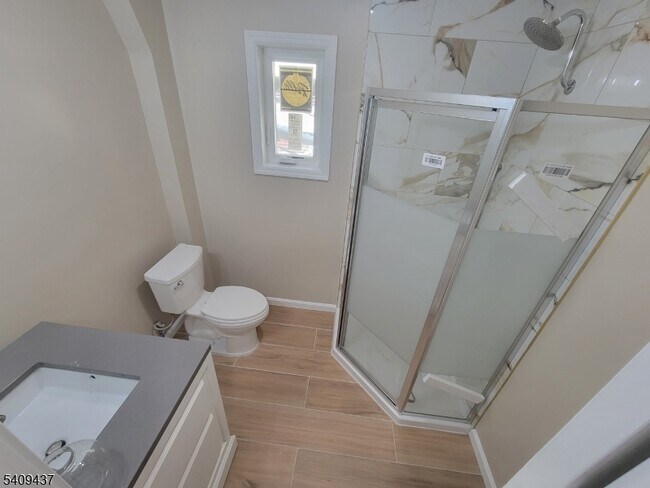 Building Photo - 31 Ann St