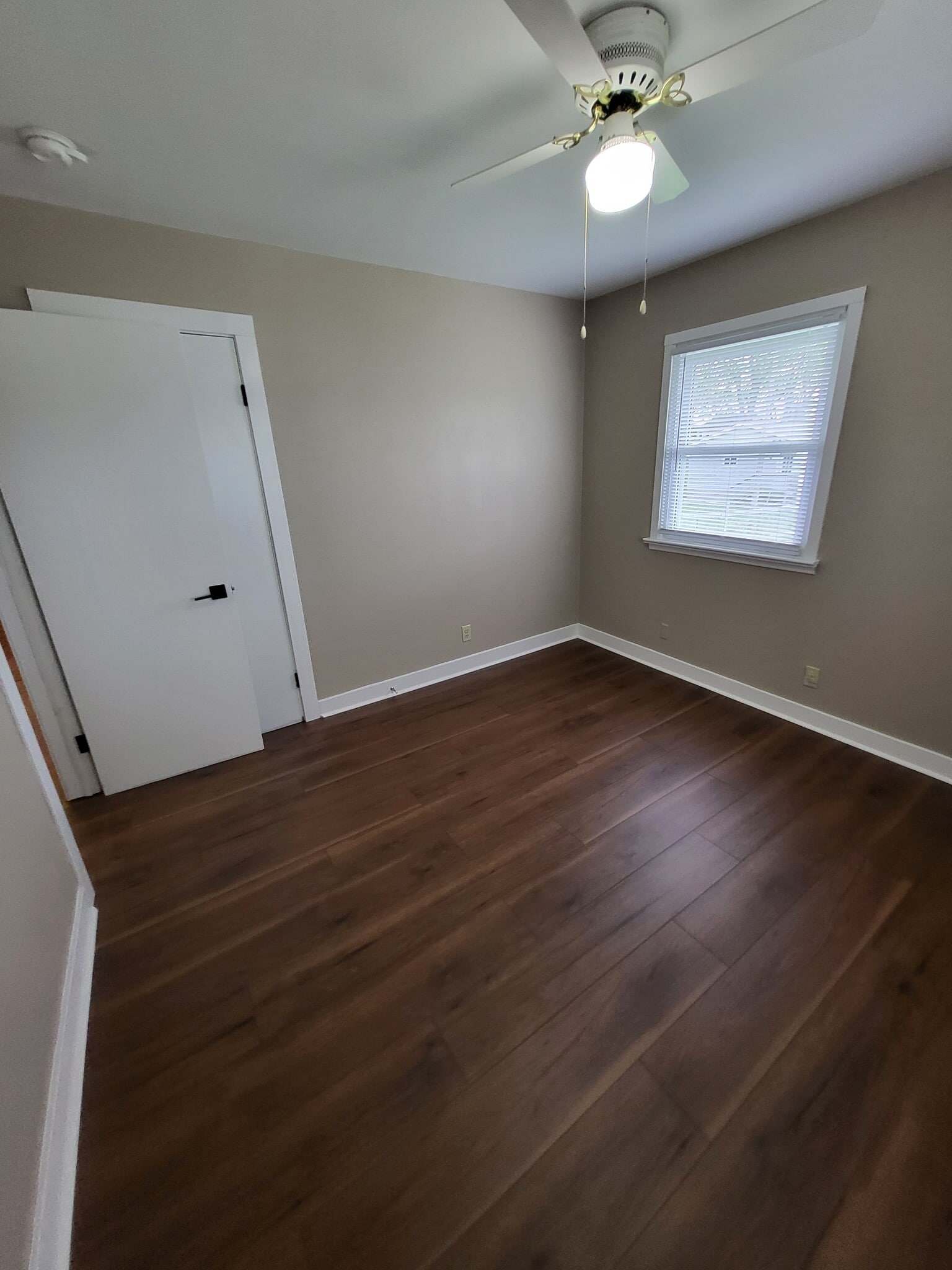 Bedroom - 709 Michigan St