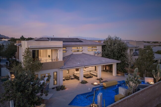 Building Photo - Exceptional 3-Bedroom Home in the Ridges