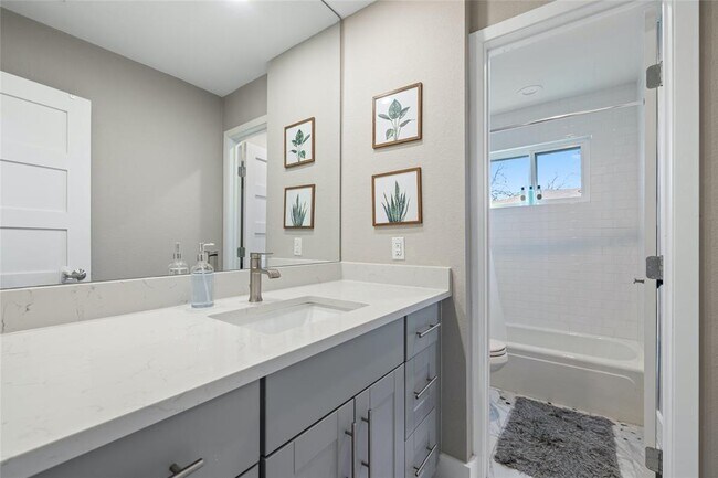 Building Photo - 1505 Westbury Trail