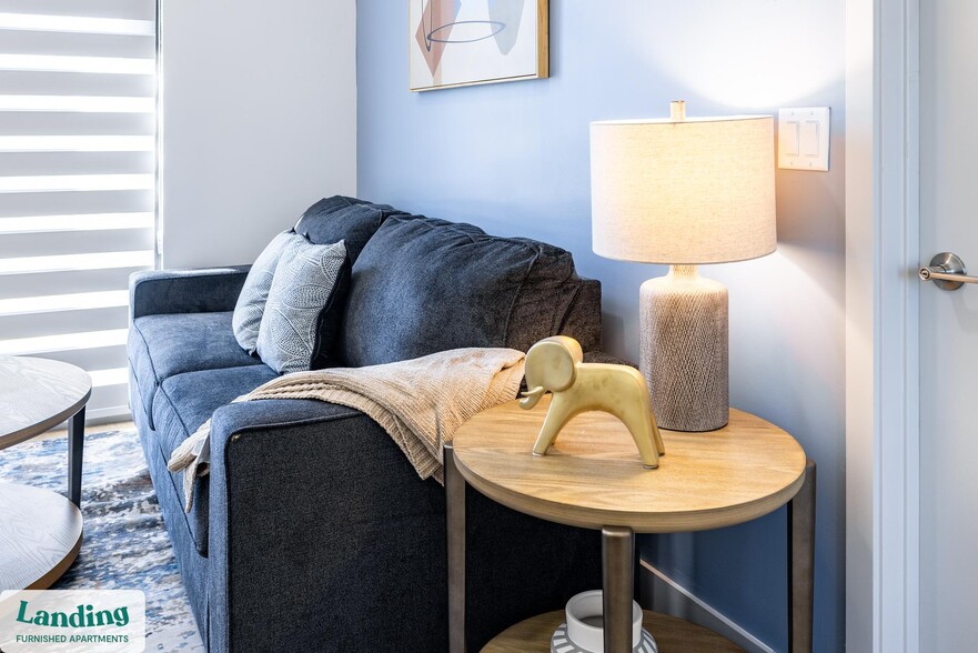 Building Photo - 1155 NE 126th St