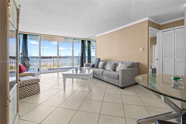 Building Photo - 18081 Biscayne Blvd