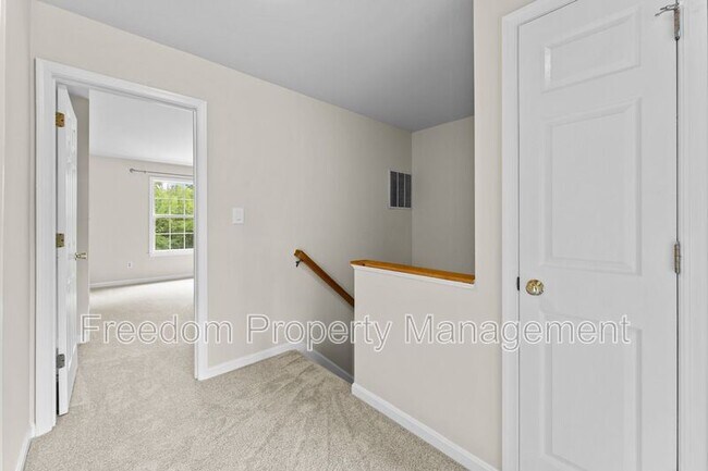 Building Photo - 8644 Sanderling Dr