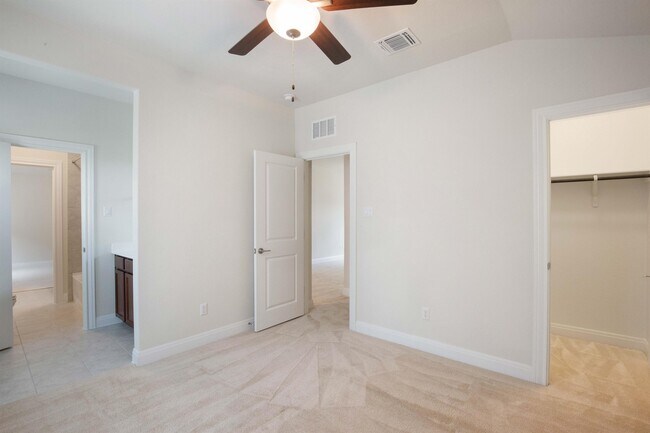 Building Photo - 148 Isabella Wy