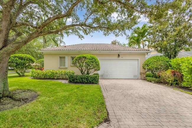 Building Photo - 121 Savona Dr