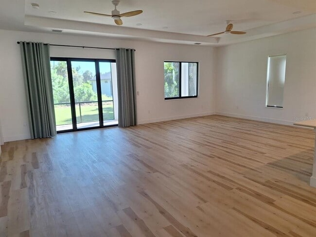 Building Photo - 289 Albatross Rd