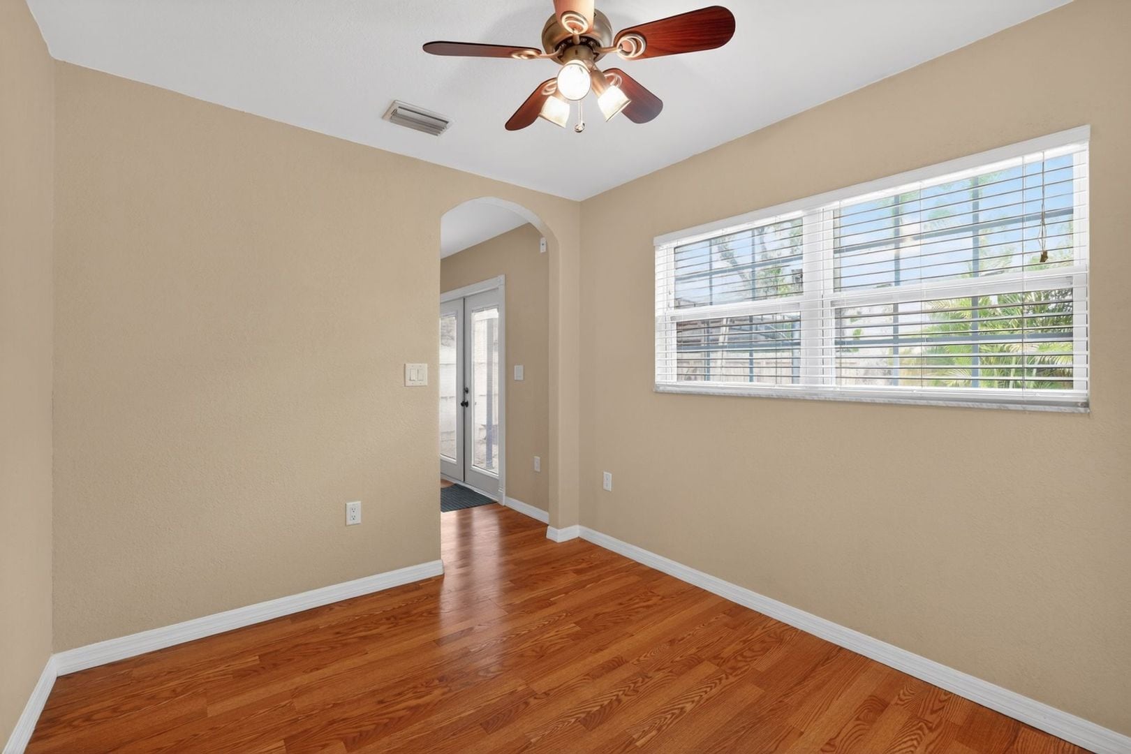 Building Photo - 516 3rd Ave NE