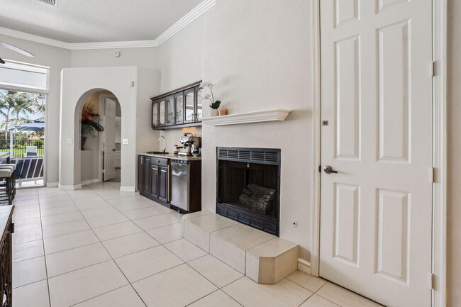 Building Photo - 6718 Portside Dr