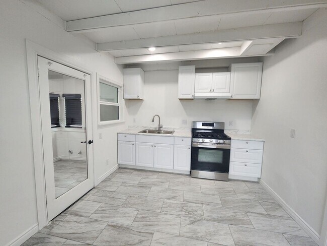 Building Photo - **COMING SOON** Newly Remodeled 2 bedroom located in Chocolate Drop area!!