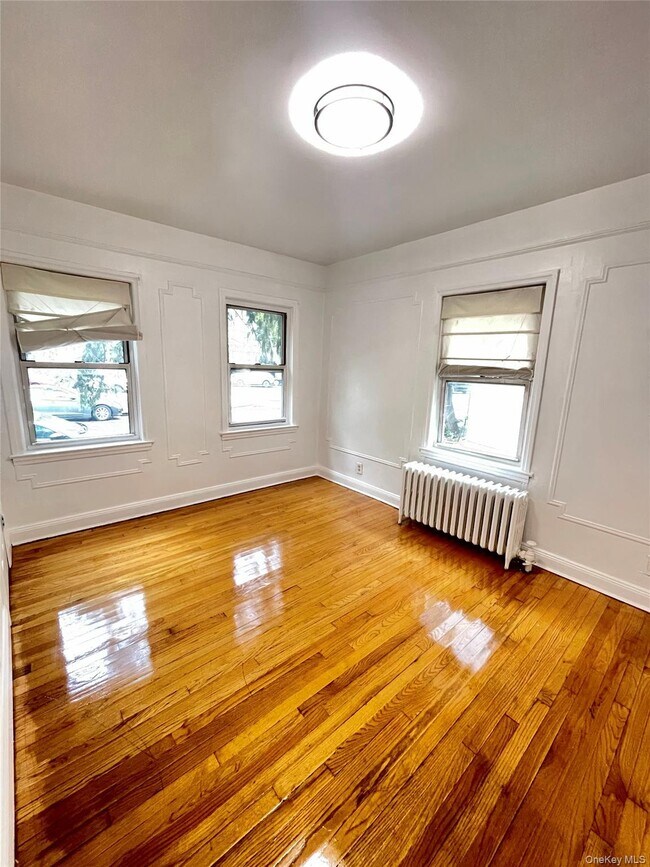 Building Photo - 68-11 Alderton St