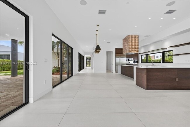 Building Photo - 16709 Botaniko Dr N