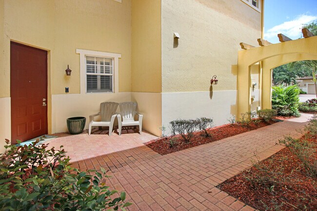 Building Photo - 5762 NW 119th Dr