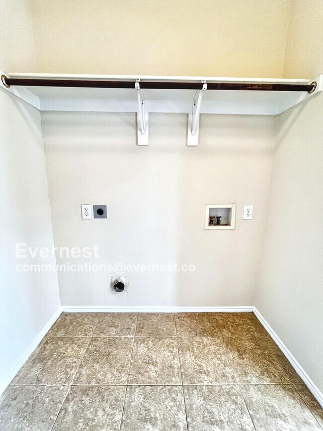 Building Photo - 11569 Petunia Dr