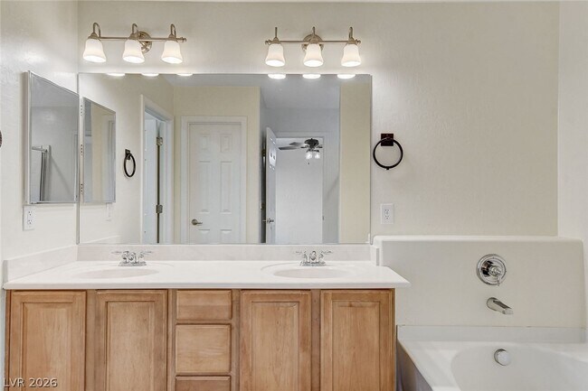 Building Photo - 4229 W Galapagos Ave