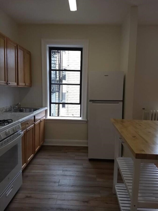 Building Photo - 429 Fairmount Ave