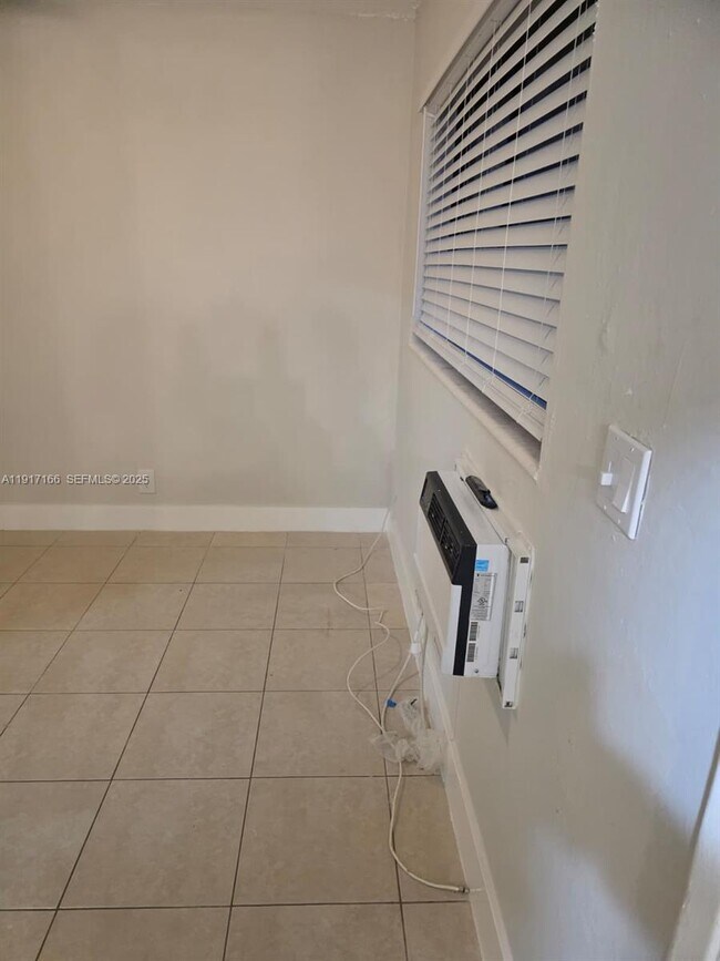 Building Photo - 435 NW 41st St