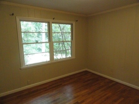 Building Photo - 3 bed 1.5 Bath in Decatur!
