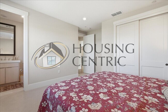 Building Photo - Unparalleled Executive Luxury Rental Home in Gated Community