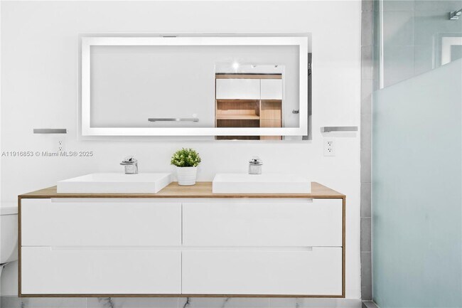 Building Photo - 92 SW 3rd St