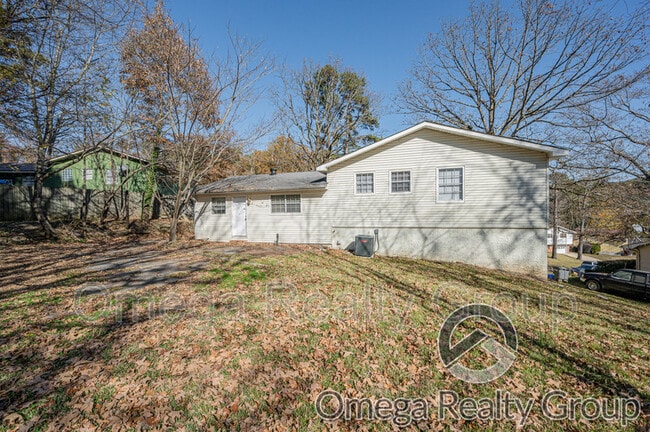 Building Photo - 504 Roselle Ln