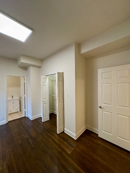 Building Photo - 5115 S Drexel Ave