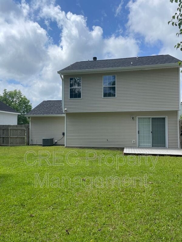 Building Photo - 204 2 Pond Loop