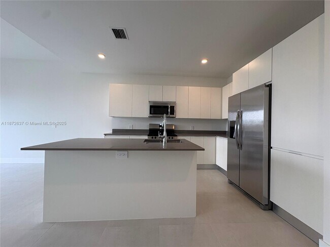 Building Photo - 34530 SW 190th Ave