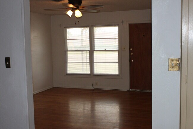 Building Photo - Updated 4 Bedrooms/2 Full Baths /2 Living Areas/2-car Garage