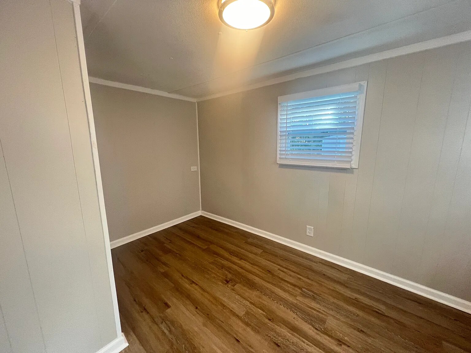 Building Photo - 413 W Limestone Rd