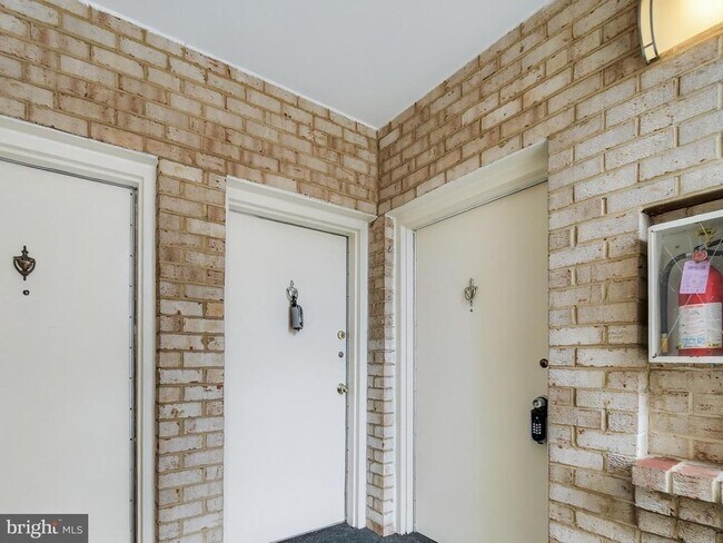 Building Photo - 2908 Kings Chapel Rd