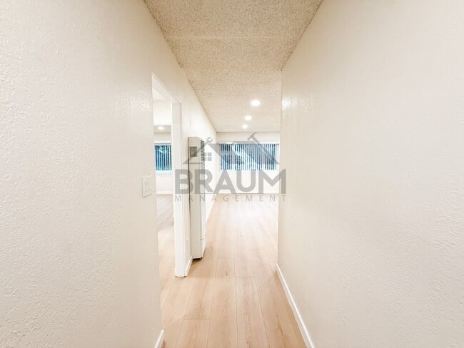 Building Photo - 4632 Laurel Canyon Blvd