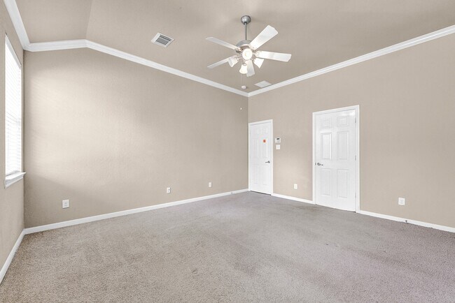 Building Photo - 130 S Vershire Cir