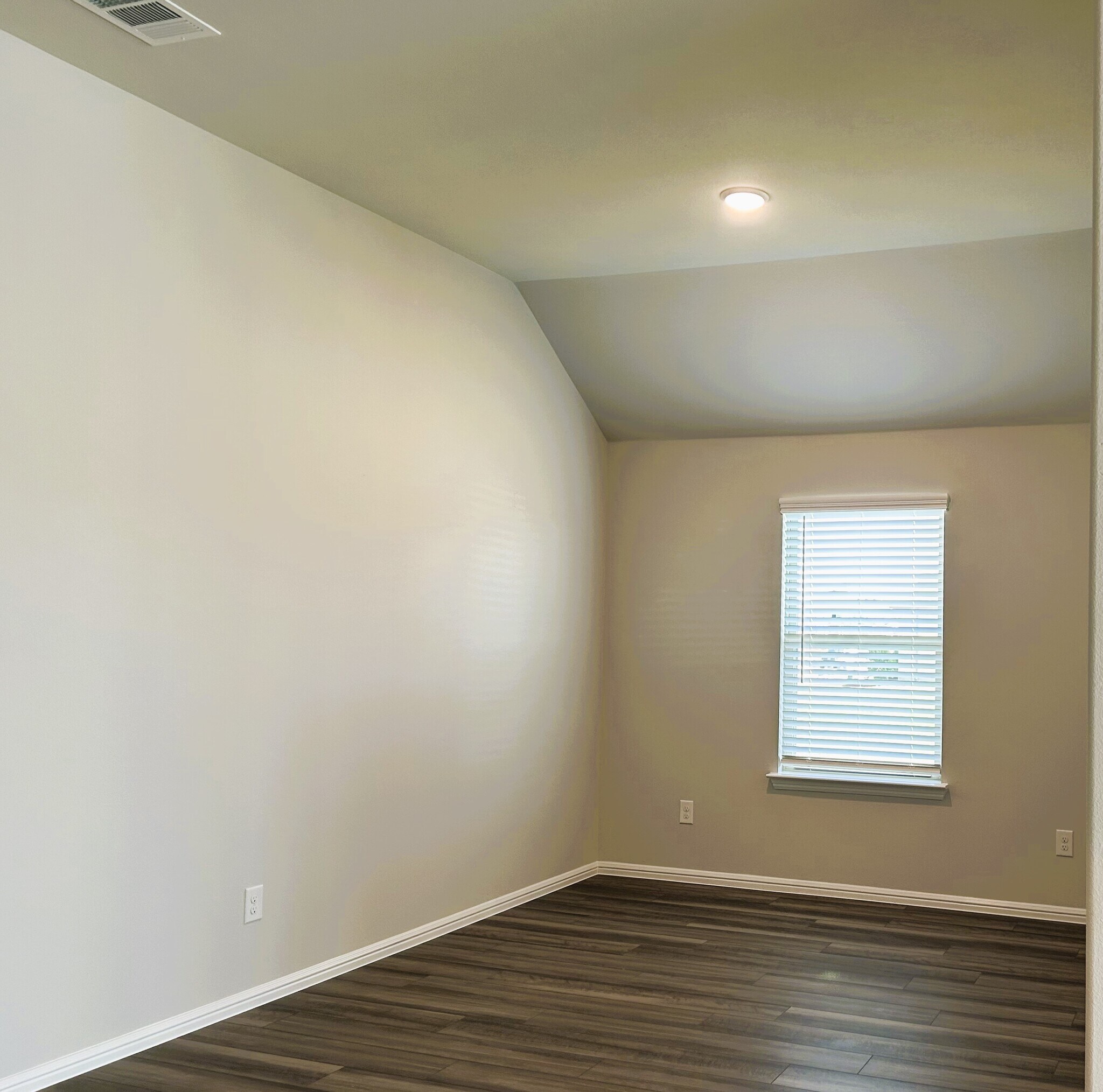 Building Photo - 13120 Yellowstone Way