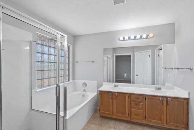 Building Photo - 1514 Royce Ln