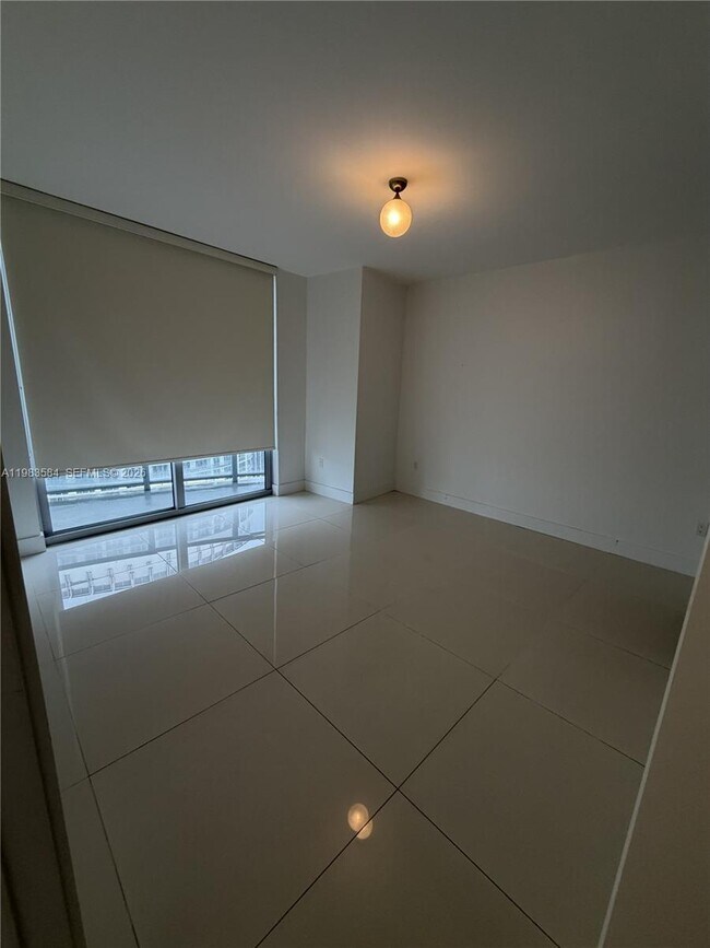 Building Photo - 488 NE 18th St