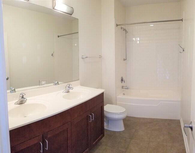 Building Photo - 1258 S Blue Island Ave