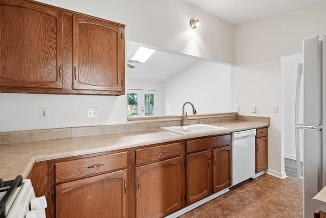 Building Photo - 4061 Keheley Glen Dr