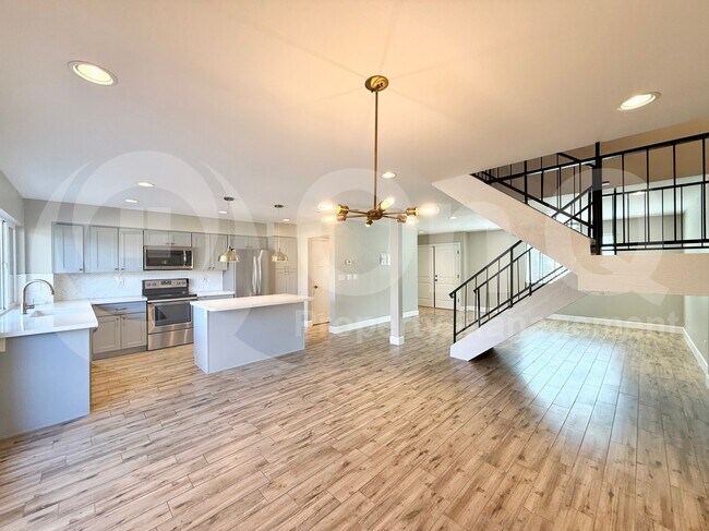 Building Photo - 4250 N Parkway Ave