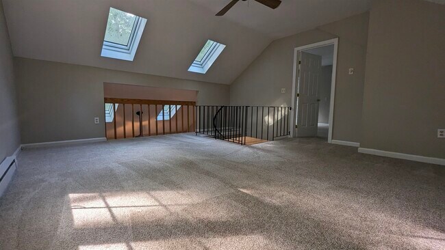 Building Photo - 1465 Hooksett Rd
