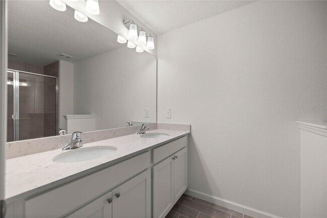 Building Photo - 3600 SE 37th Ct