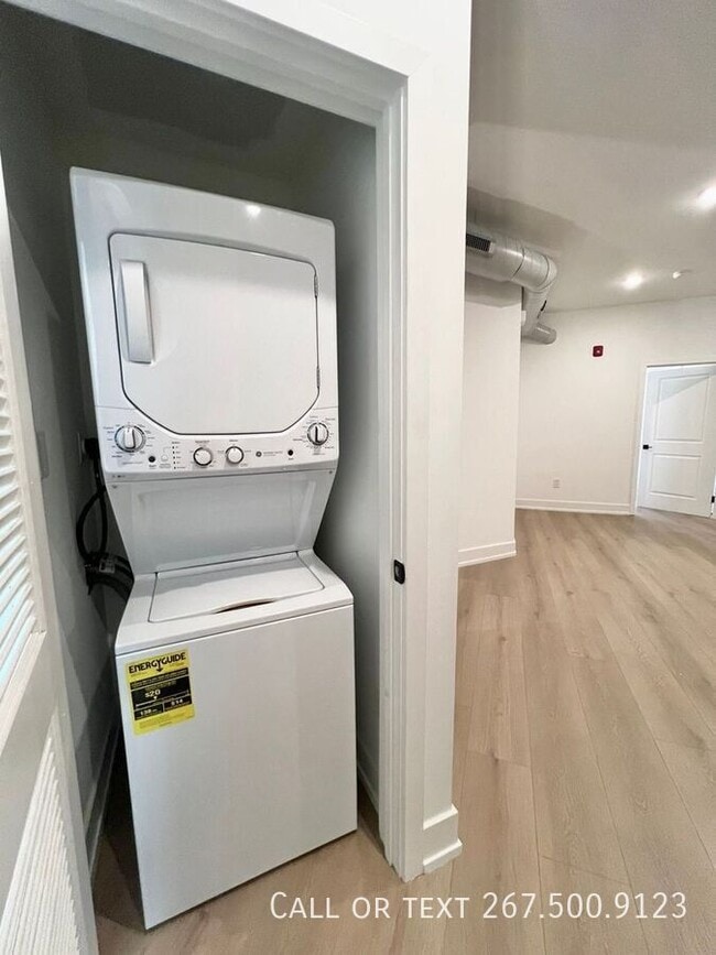 Building Photo - 2003 Amber St