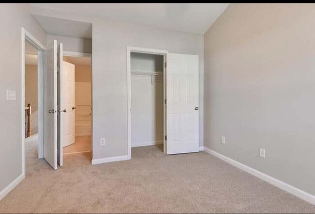 Building Photo - 1306 Thornborough Dr