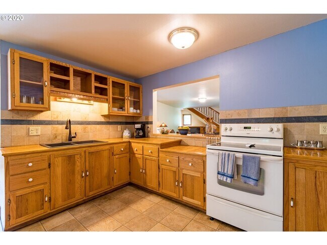 Building Photo - 1/2 month free with 1 year lease!