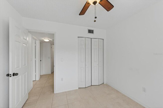 Building Photo - 5735 Gardens Dr